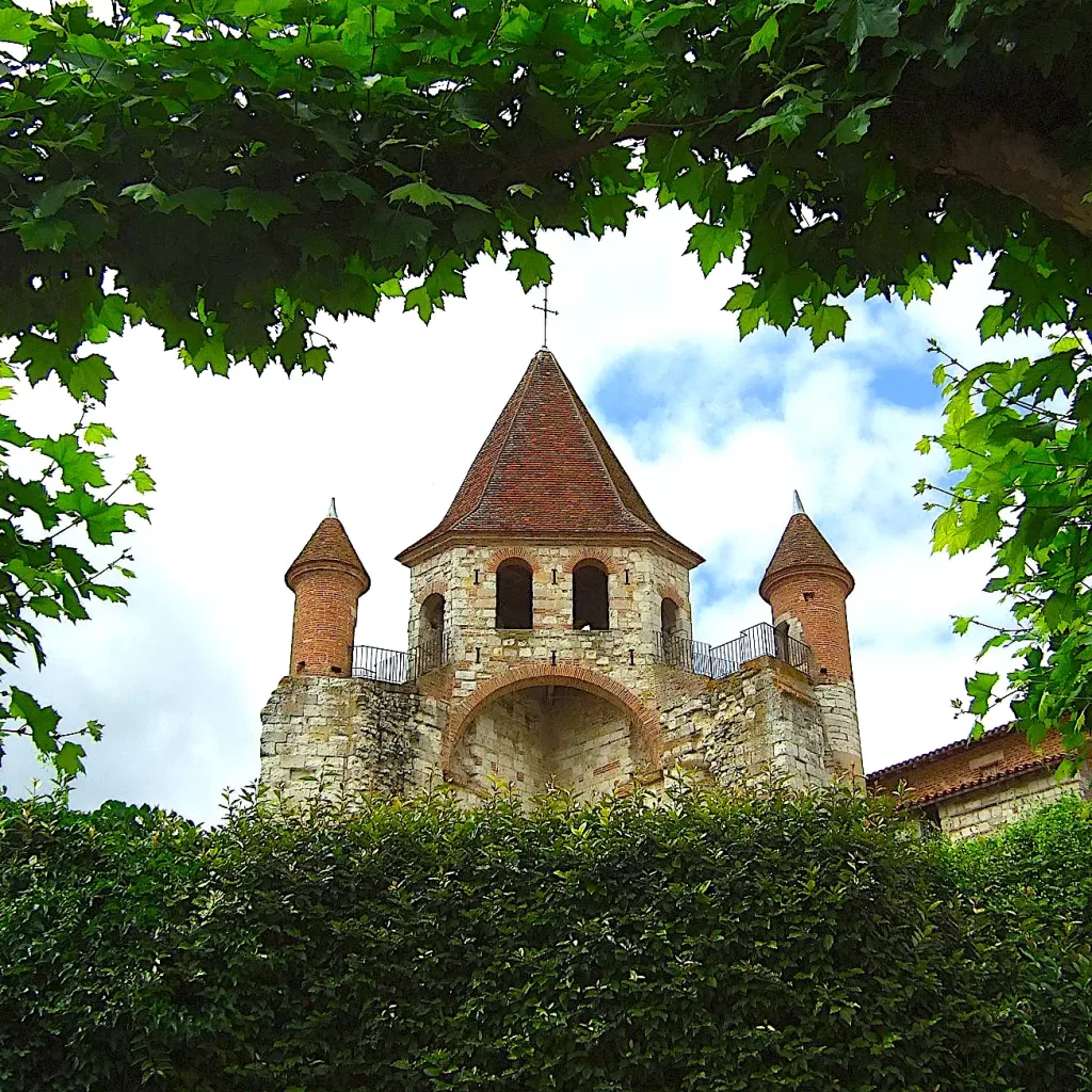 Discovering the Most Beautiful Villages in the Southwest of France: A Journey into the Heart of History and Culture Auvillar