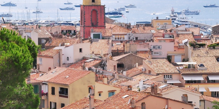 A Travel Guide Through Provence