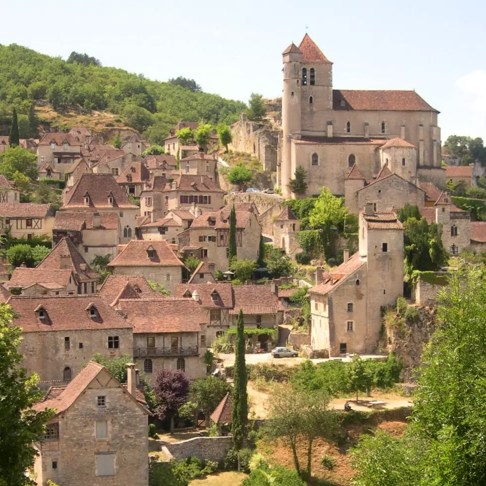 Discovering the Most Beautiful Villages in the Southwest of France: A Journey into the Heart of History and Culture St-Cirq-Lapopie